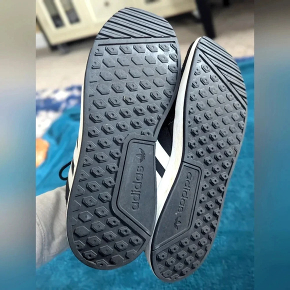 Adidas EVM | Size 9 | Black/White - Picture 3 of 6